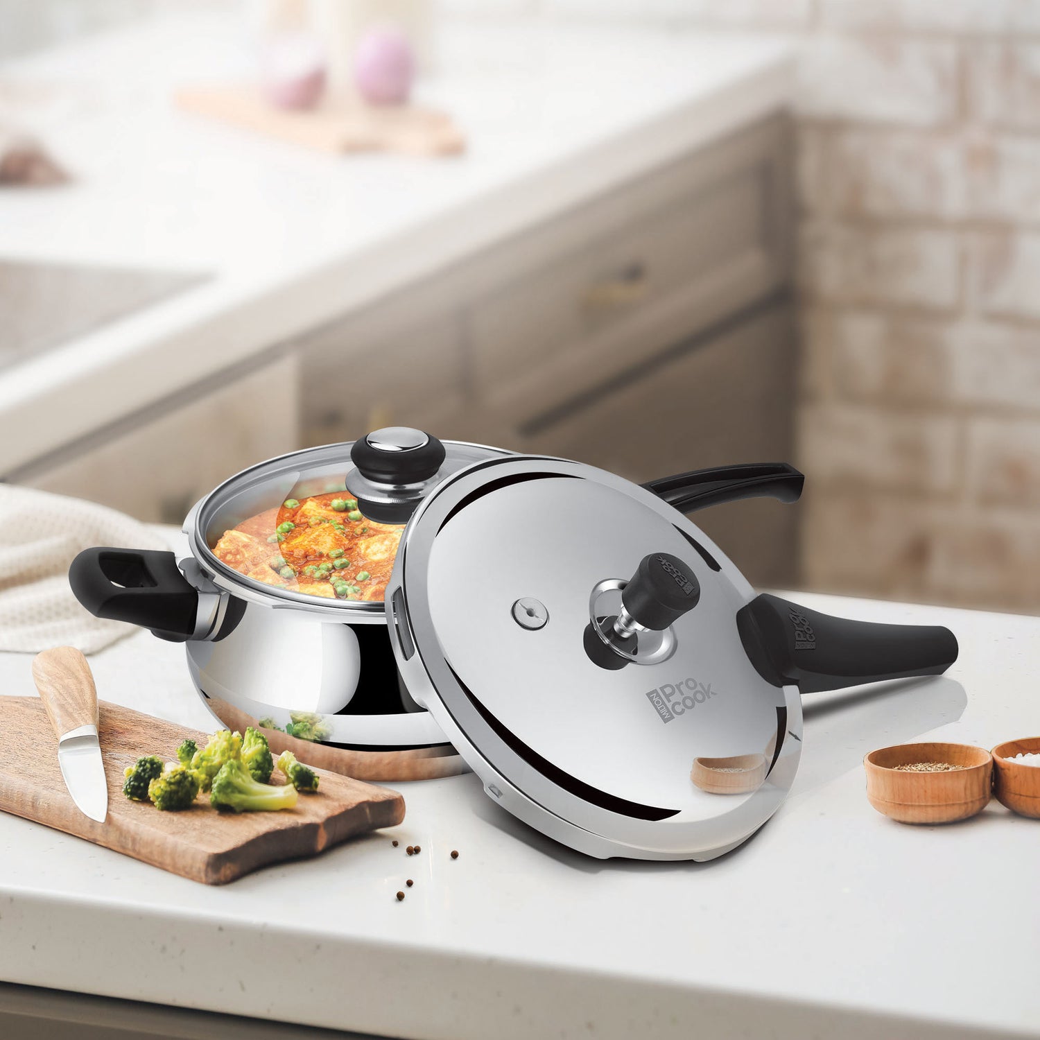 Milton ProCook Pressure Cooker Outer Lid Curve Triply